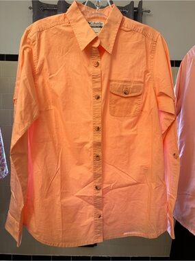 Columbia Women’s Long-Sleeve Button-Up Shirt Peach Orange M
